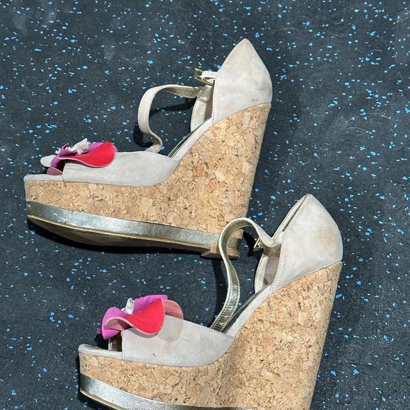 Charles by Charles David cork platform wedge suede flowers 6.5 - Picture 3 of 9